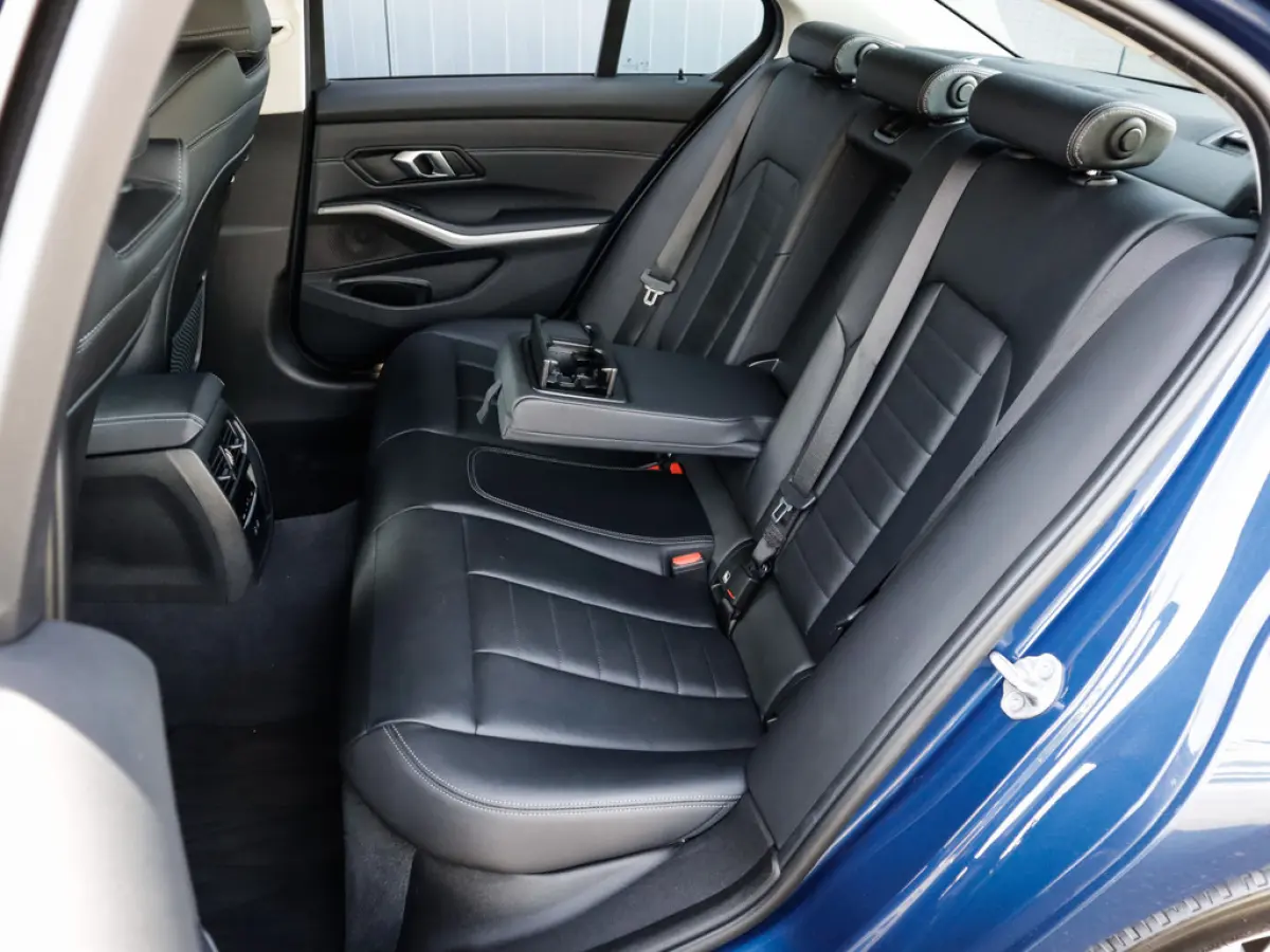 320e Business Edition Plus 1e-Eig. & Keurig-Onderh. BOVAG-Garantie. NL-Auto.