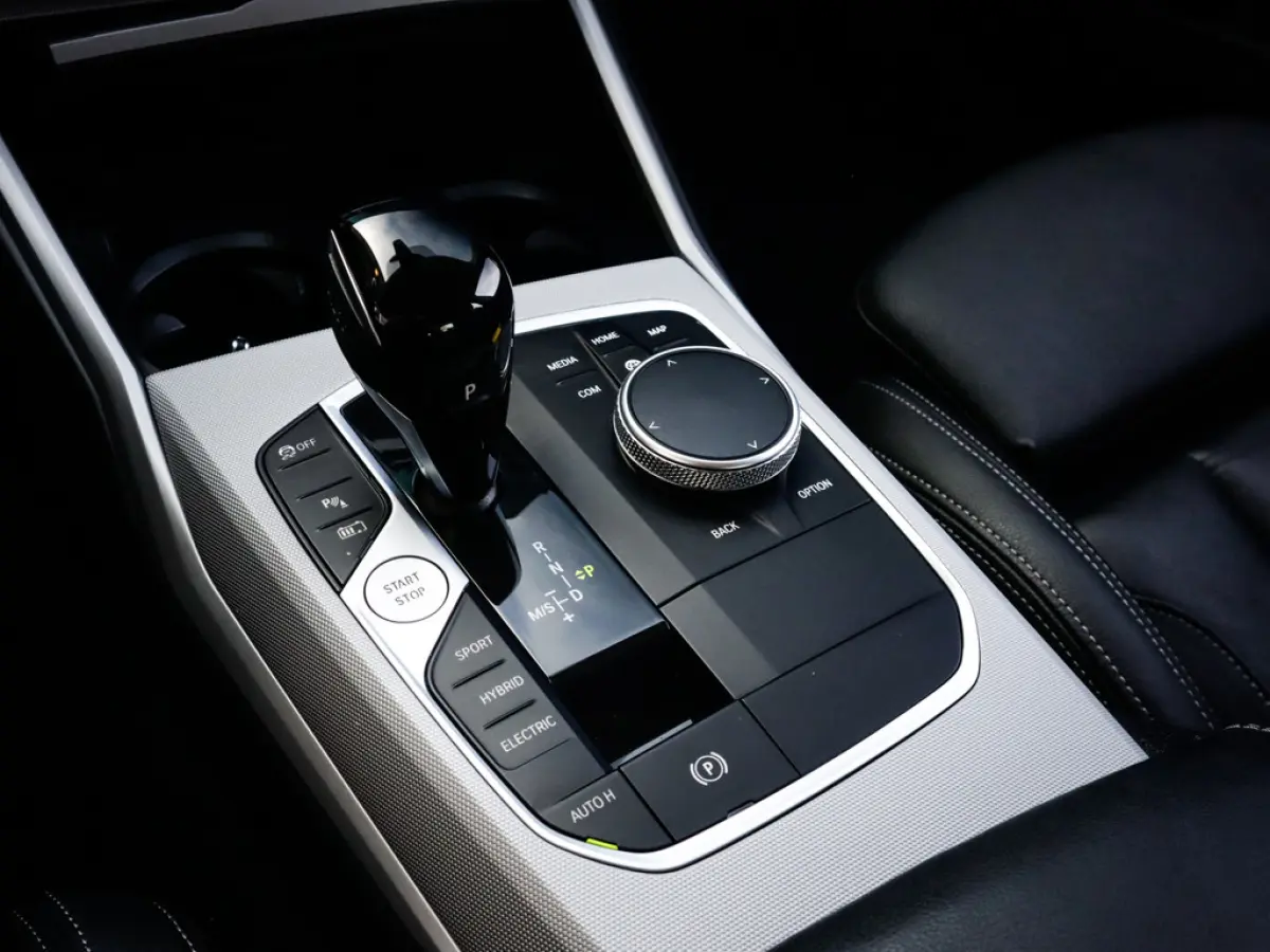 320e Business Edition Plus 1e-Eig. & Keurig-Onderh. BOVAG-Garantie. NL-Auto.