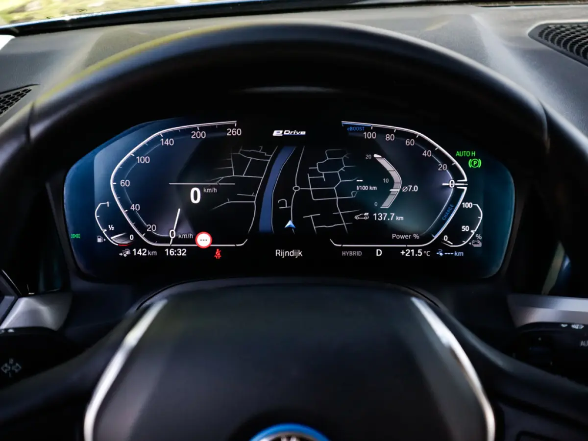 320e Business Edition Plus 1e-Eig. & Keurig-Onderh. BOVAG-Garantie. NL-Auto.
