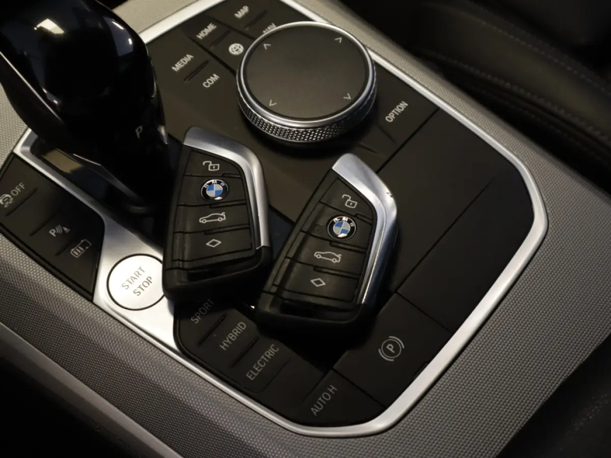 320e Business Edition Plus 1e-Eig. & Keurig-Onderh. BOVAG-Garantie. NL-Auto.