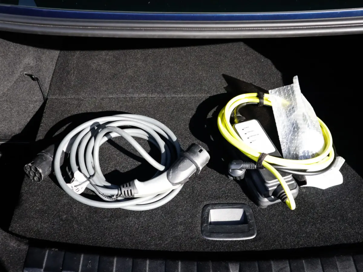 320e Business Edition Plus 1e-Eig. & Keurig-Onderh. BOVAG-Garantie. NL-Auto.