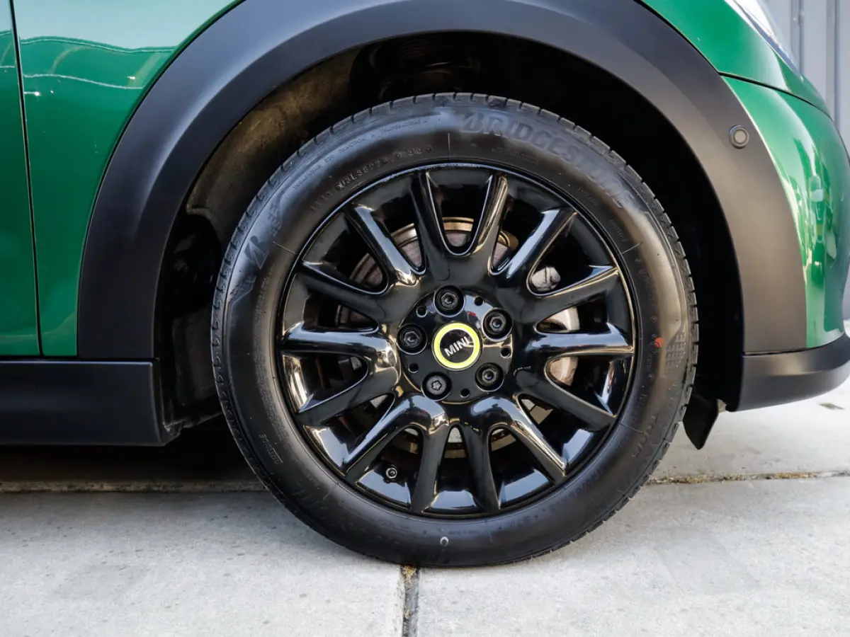 MINI Yours 33 kWh 1e-Eig. & Keurig-Onderh. BOVAG-Garantie. NL-Auto.