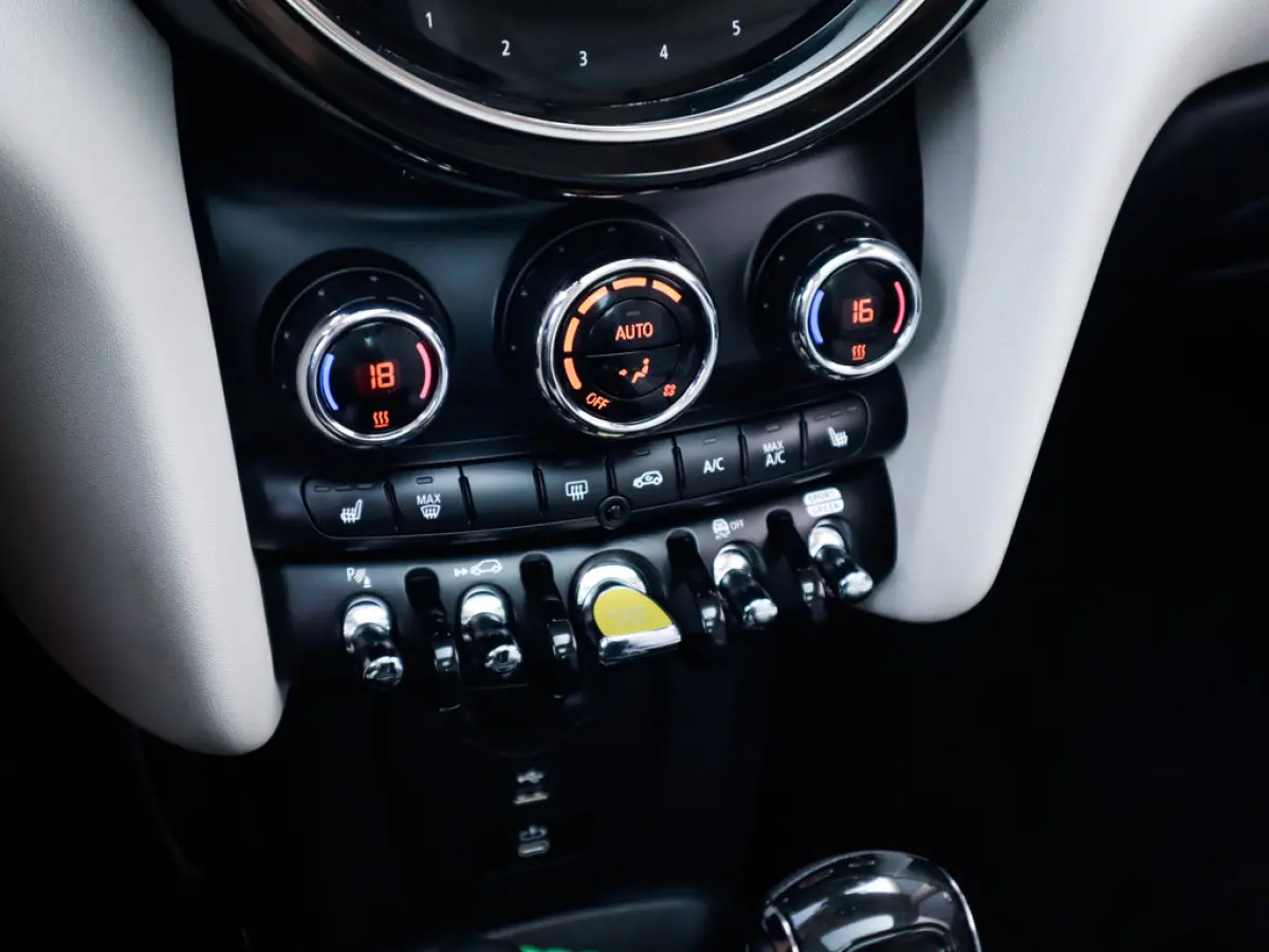 MINI Yours 33 kWh 1e-Eig. & Keurig-Onderh. BOVAG-Garantie. NL-Auto.
