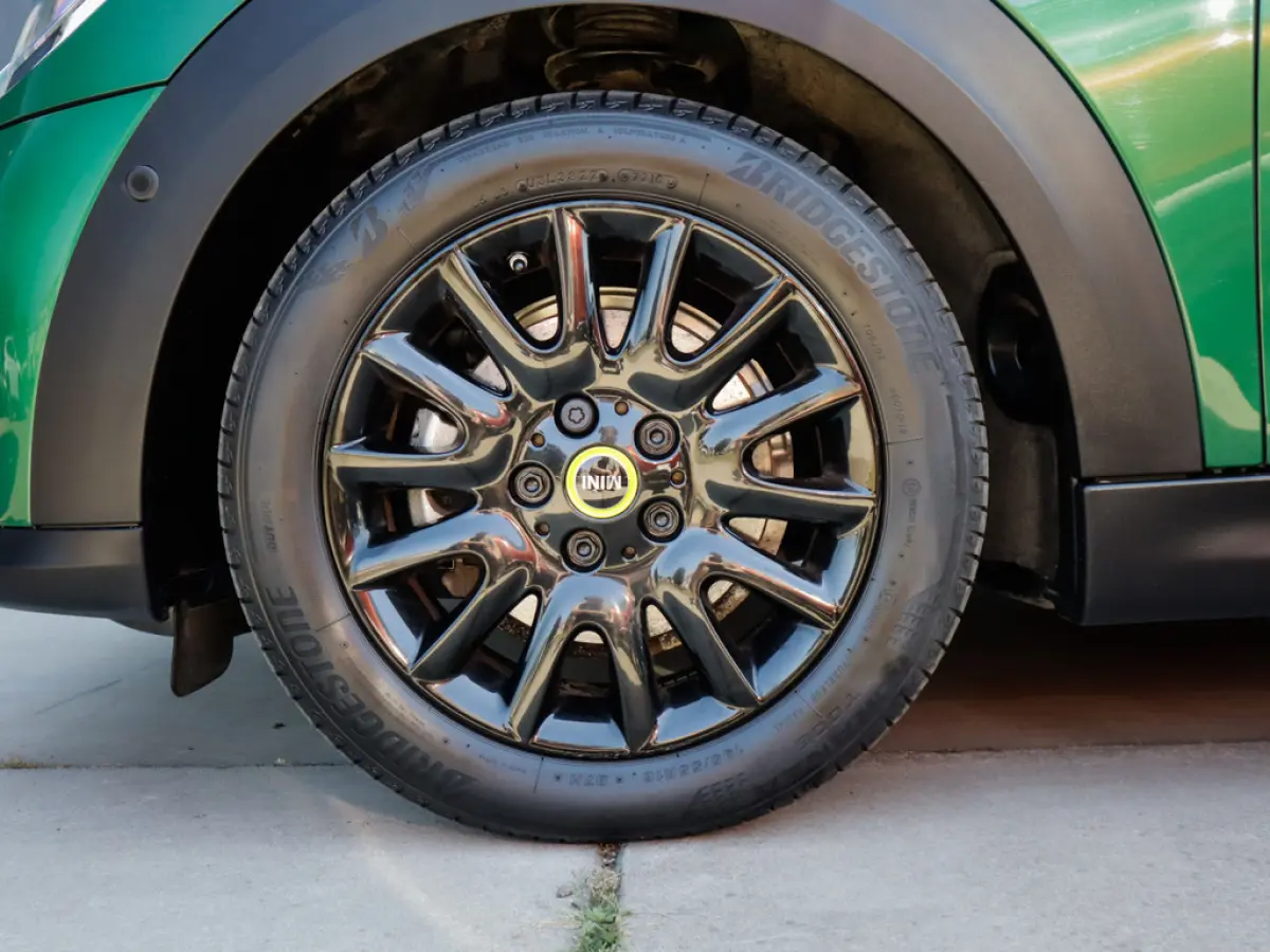 MINI Yours 33 kWh 1e-Eig. & Keurig-Onderh. BOVAG-Garantie. NL-Auto.