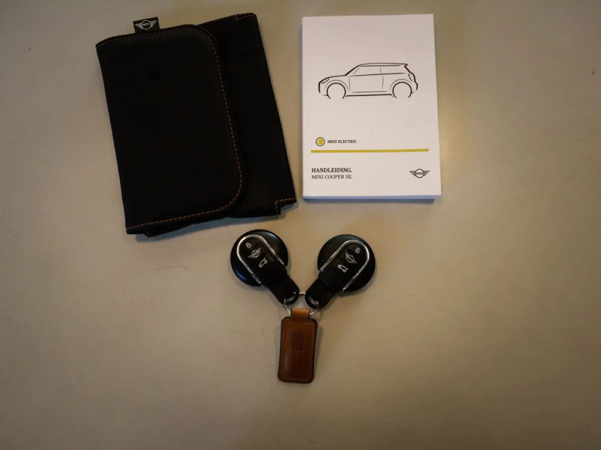 MINI Yours 33 kWh 1e-Eig. & Keurig-Onderh. BOVAG-Garantie. NL-Auto.