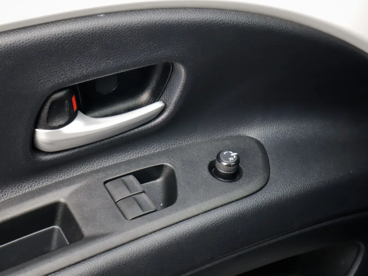 1.0 VVT-i MT Play 1e-Eig. & Keurig-Onderh. BOVAG-Garantie. NL-Auto.