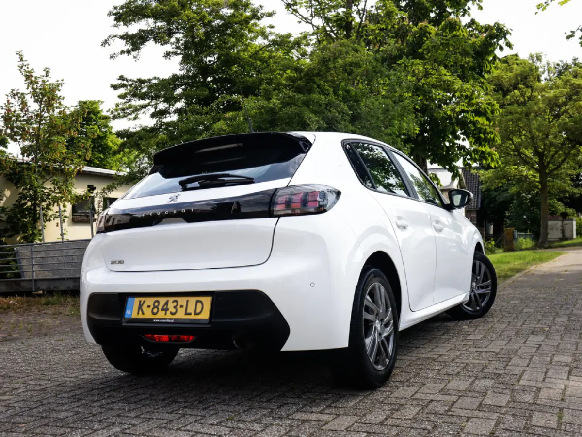 1.2 PureTech Blue Lease Active 1e-Eig. & Dealer-Onderh. BOVAG-Garantie. NL-Auto.