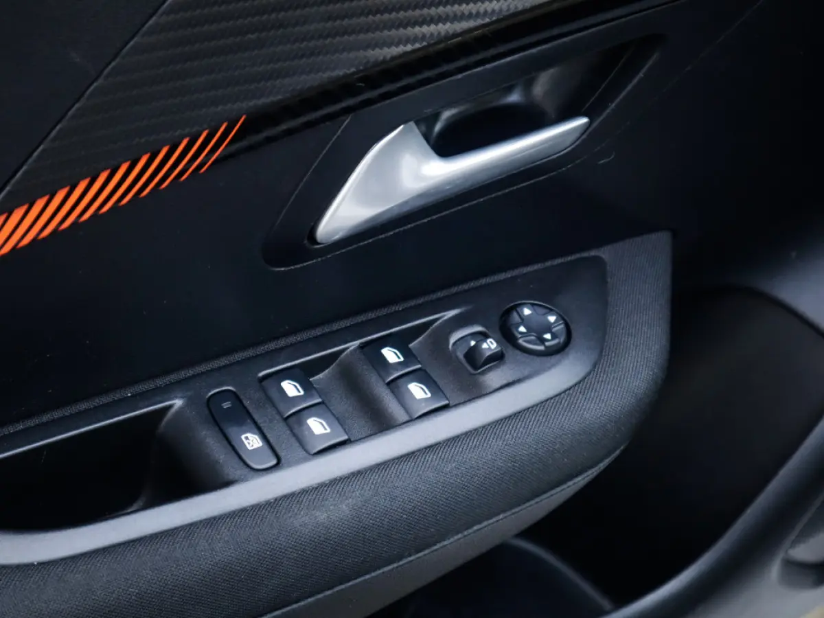 1.2 PureTech Blue Lease Active 1e-Eig. & Dealer-Onderh. BOVAG-Garantie. NL-Auto.