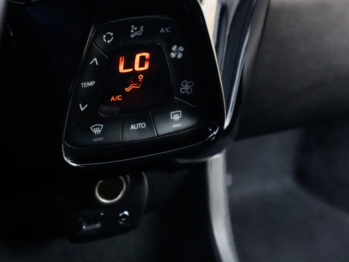 1.0 VTi Shine 2e-Eig. & Dealer-Onderh. BOVAG-Garantie. NL-Auto.