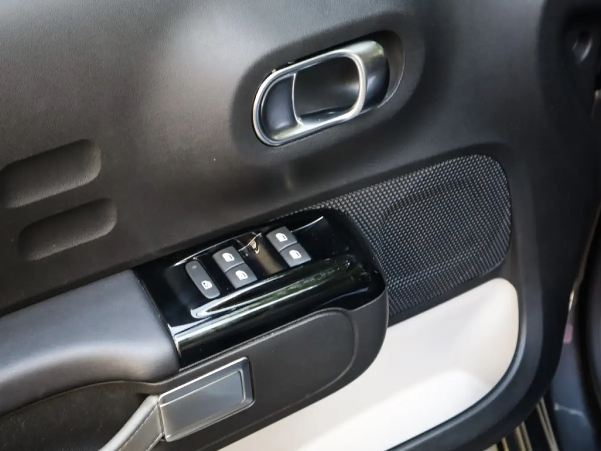 1.2 PureTech Shine 1e-Eig. & Dealer-Onderh. BOVAG-Garantie. NL-Auto.