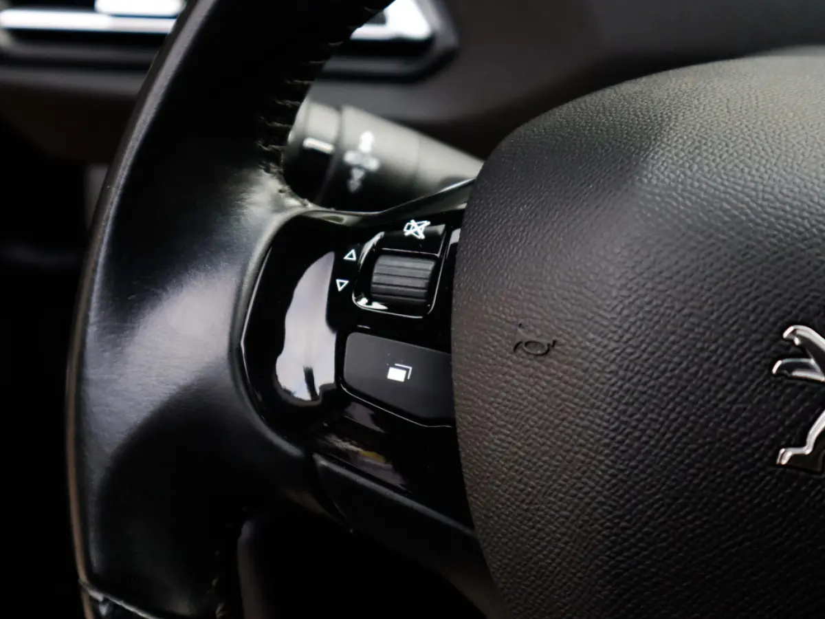 1.2 PureTech Blue Lease Active 1e-Eig. & Keurig-Onderh. BOVAG-Garantie. NL-Auto.