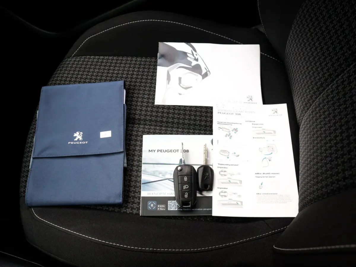 1.2 PureTech Blue Lease Active 1e-Eig. & Keurig-Onderh. BOVAG-Garantie. NL-Auto.