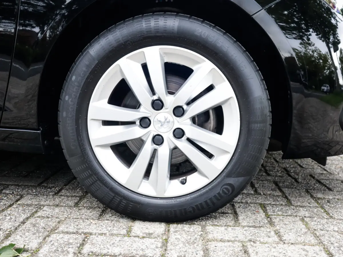 1.2 PureTech Blue Lease Active 1e-Eig. & Keurig-Onderh. BOVAG-Garantie. NL-Auto.