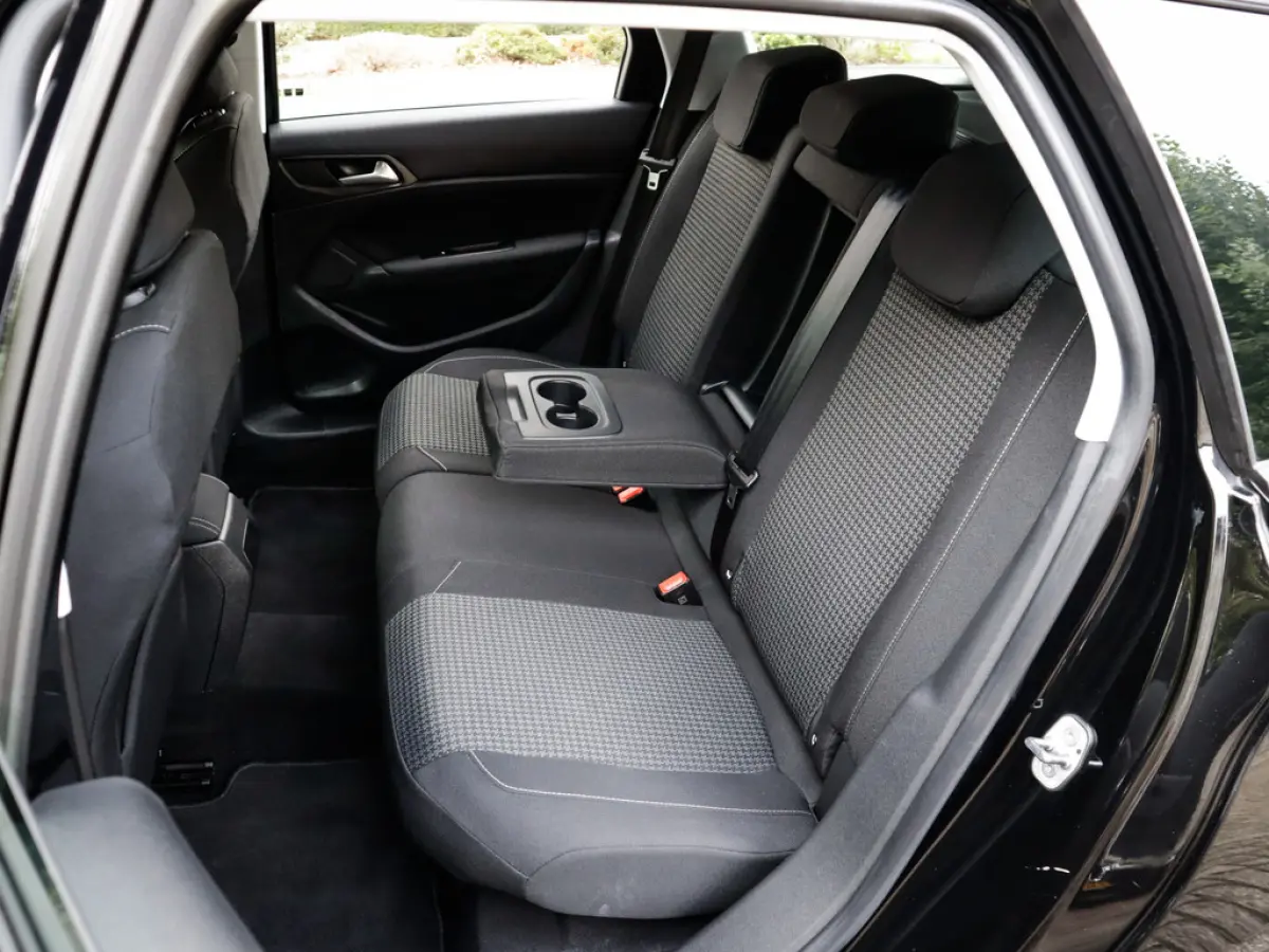 1.2 PureTech Blue Lease Active 1e-Eig. & Keurig-Onderh. BOVAG-Garantie. NL-Auto.