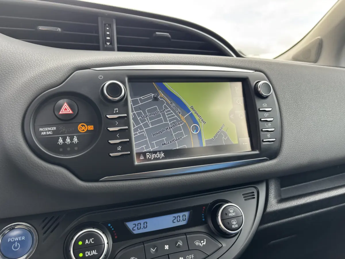 1.5 Hybrid Dynamic 1e-Eig. & Keurig-Onderh. BOVAG-Garantie. NL-Auto.