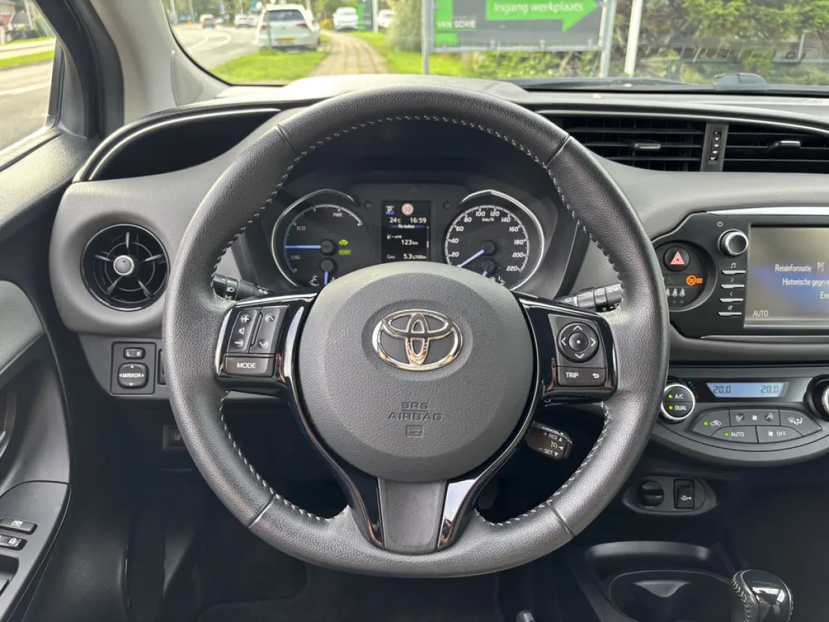 1.5 Hybrid Dynamic 1e-Eig. & Keurig-Onderh. BOVAG-Garantie. NL-Auto.