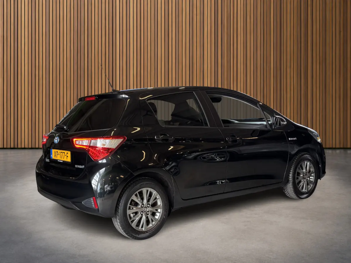 1.5 Hybrid Dynamic 1e-Eig. & Keurig-Onderh. BOVAG-Garantie. NL-Auto.