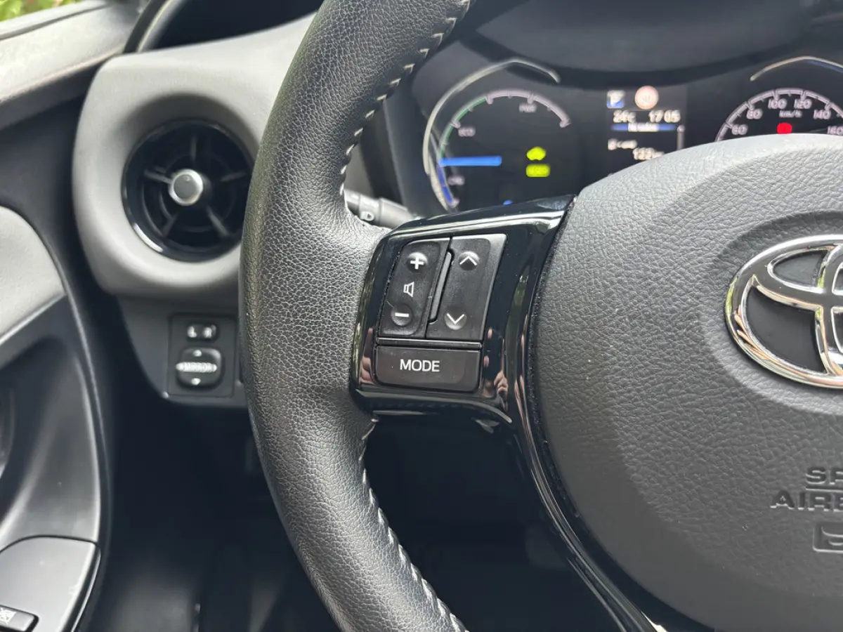 1.5 Hybrid Dynamic 1e-Eig. & Keurig-Onderh. BOVAG-Garantie. NL-Auto.