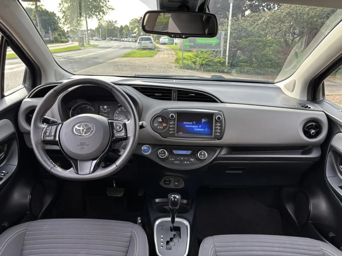 1.5 Hybrid Dynamic 1e-Eig. & Keurig-Onderh. BOVAG-Garantie. NL-Auto.