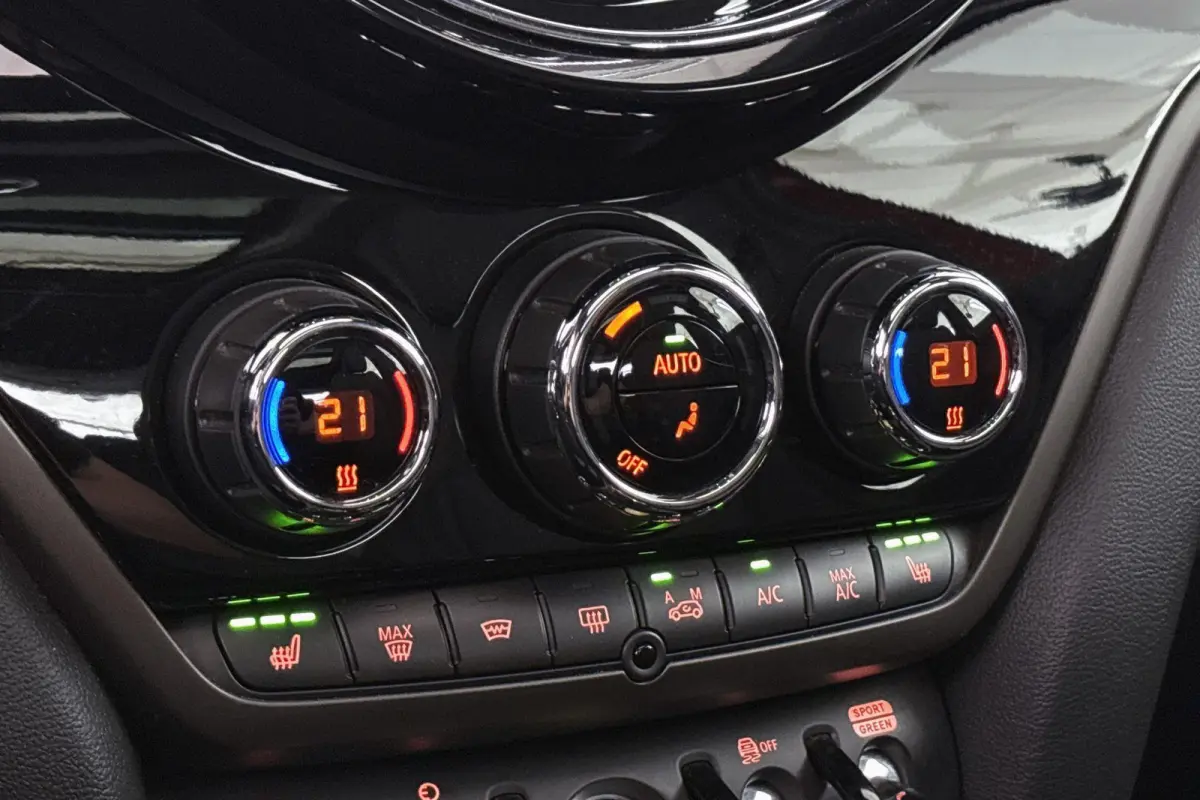 1.5 Cooper ALL4 Classic Panoramadak Head-Up Stoel-Stuur-Voorruitverwarming