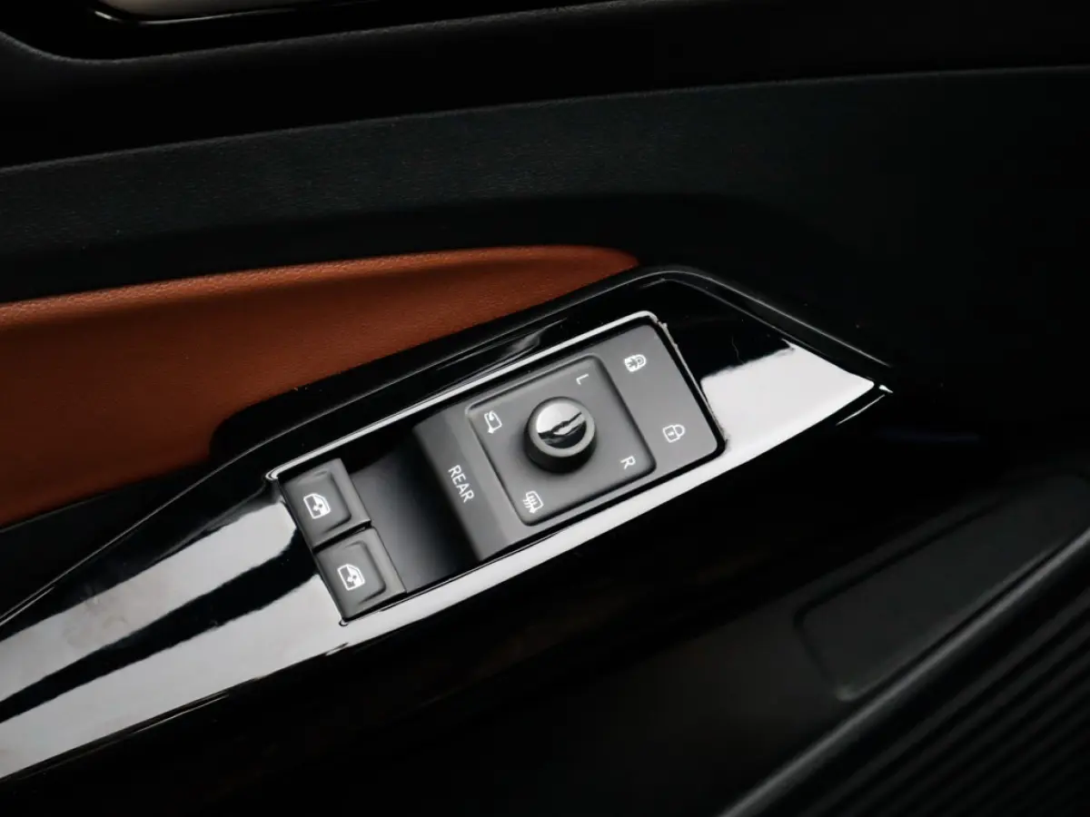 Business 77 kWh 3-Fase 2e-Eig. & Dealer-Onderh. BOVAG-Garantie. NL-Auto.