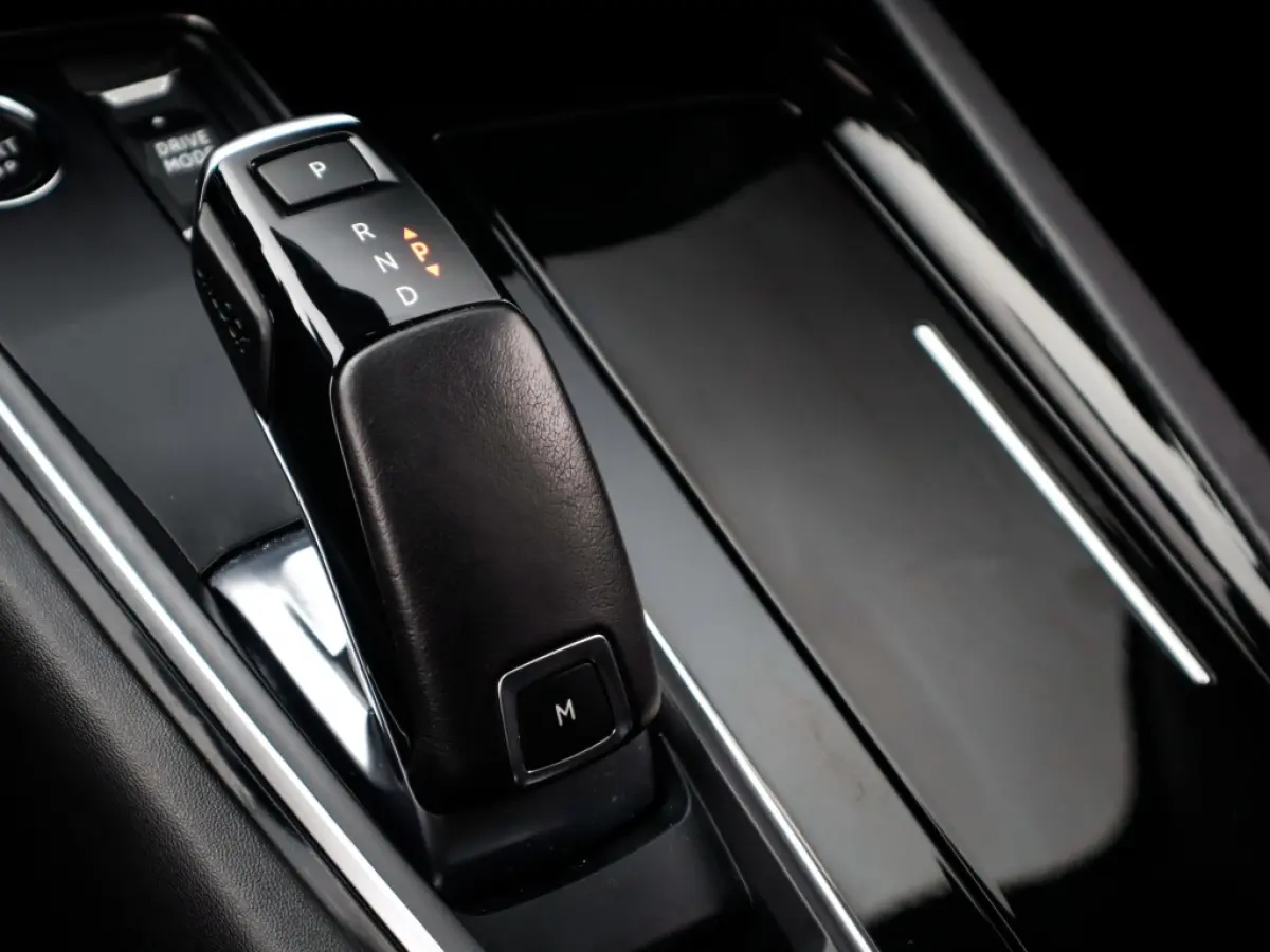 1.2 PureTech Active Pack Business 1e-Eig. & Dealer-Onderh. BOVAG-Garantie. NL-Auto.