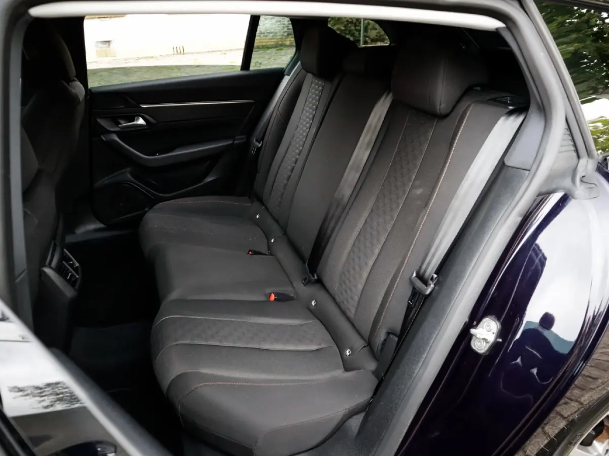 1.2 PureTech Active Pack Business 1e-Eig. & Dealer-Onderh. BOVAG-Garantie. NL-Auto.