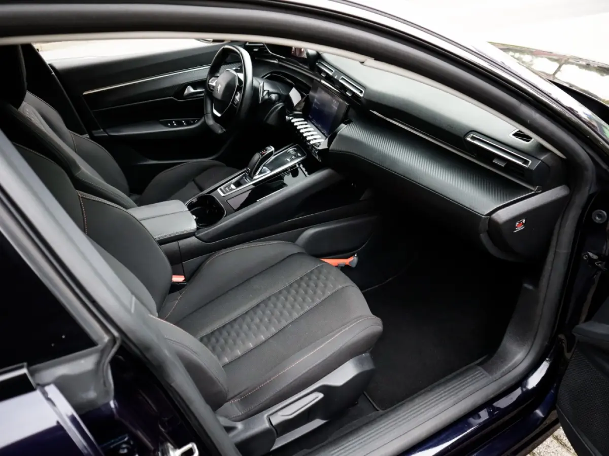 1.2 PureTech Active Pack Business 1e-Eig. & Dealer-Onderh. BOVAG-Garantie. NL-Auto.