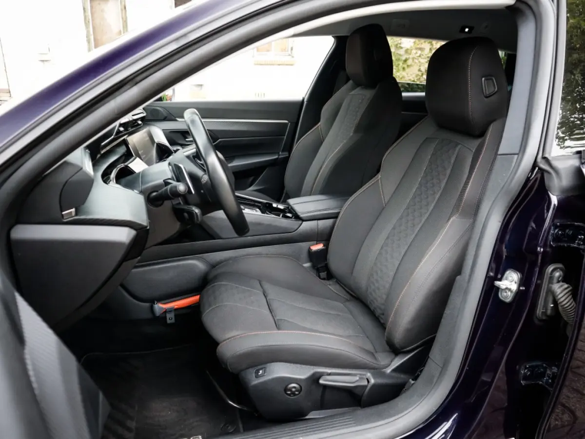 1.2 PureTech Active Pack Business 1e-Eig. & Dealer-Onderh. BOVAG-Garantie. NL-Auto.