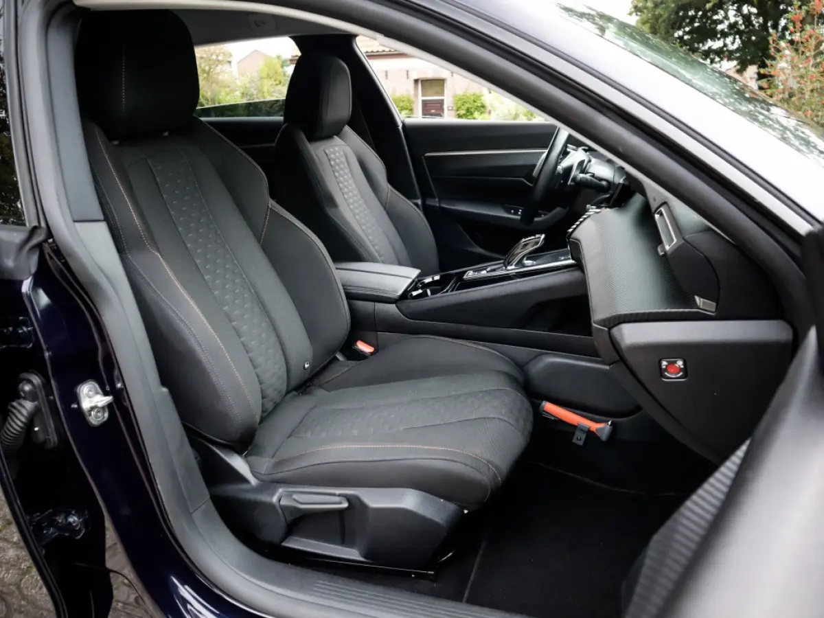 1.2 PureTech Active Pack Business 1e-Eig. & Dealer-Onderh. BOVAG-Garantie. NL-Auto.