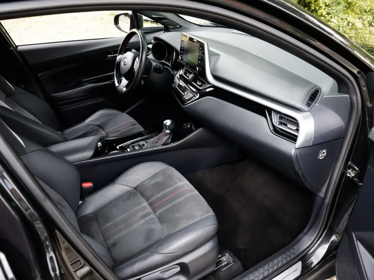 2.0 Hybrid GR-Sport 1e-Eig. & Dealer-Onderh. BOVAG-Garantie.