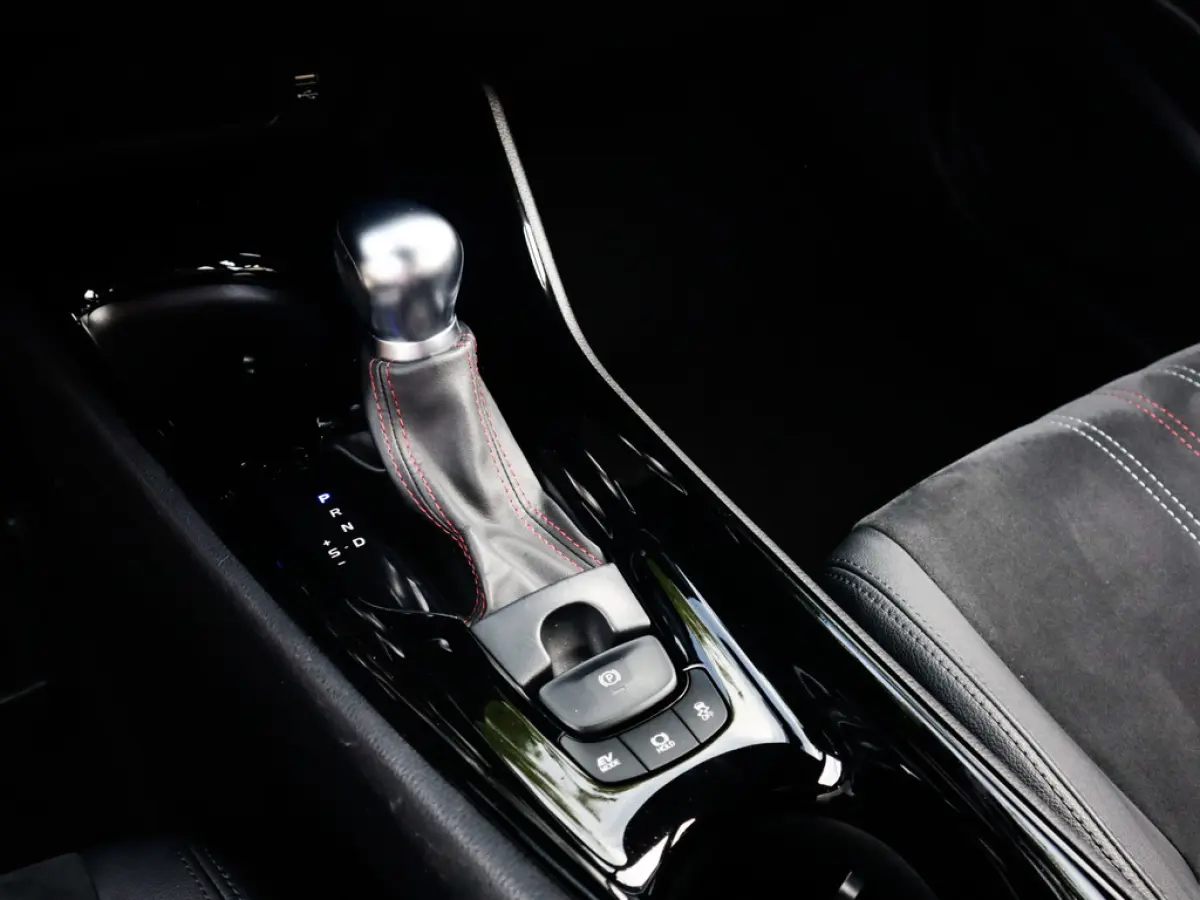 2.0 Hybrid GR-Sport 1e-Eig. & Dealer-Onderh. BOVAG-Garantie.