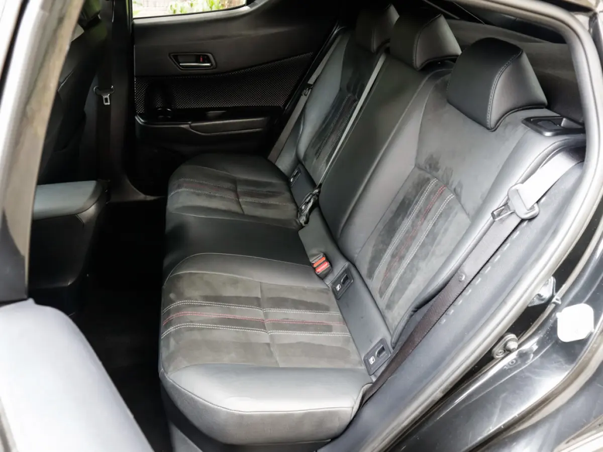 2.0 Hybrid GR-Sport 1e-Eig. & Dealer-Onderh. BOVAG-Garantie.