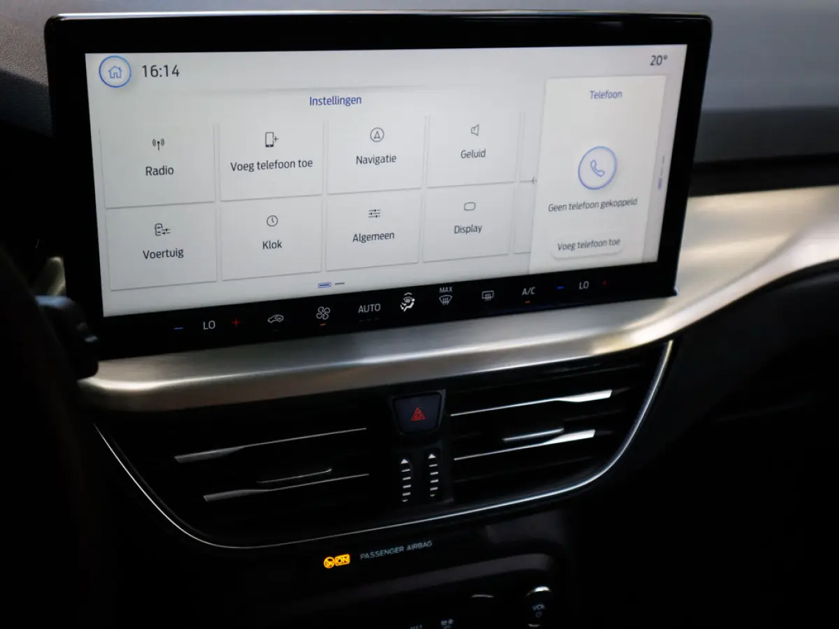 1.0 EcoBoost Hybrid Titanium 1e-Eig. & Keurig-Onderh. BOVAG-Garantie. NL-Auto.