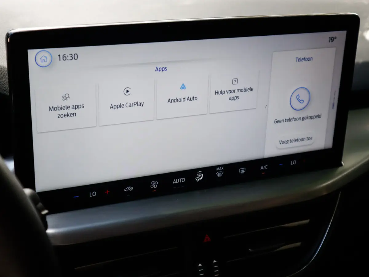 1.0 EcoBoost Hybrid Titanium 1e-Eig. & Keurig-Onderh. BOVAG-Garantie. NL-Auto.