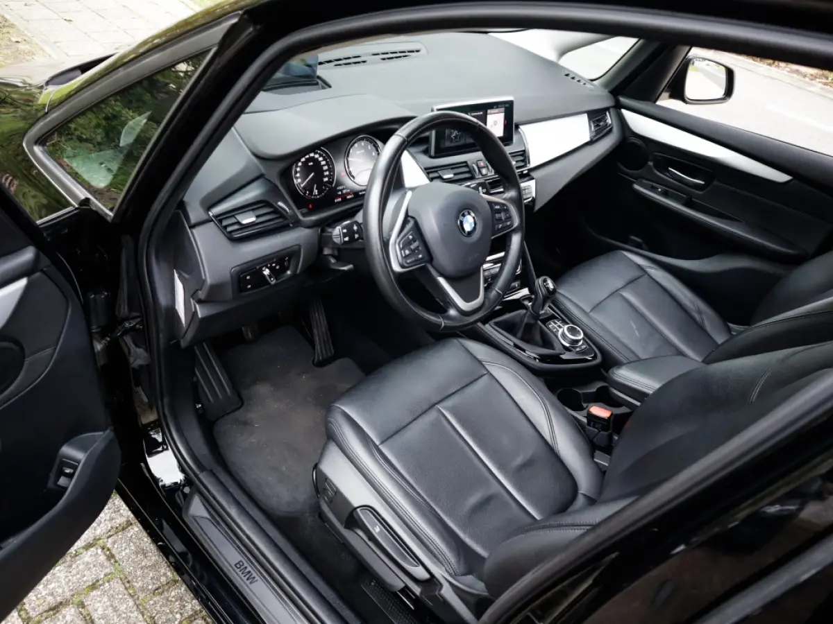 216i 7p. Business Edition Plus 1e-Eig. & Keurig-Onderh. BOVAG-Garantie. NL-Auto.