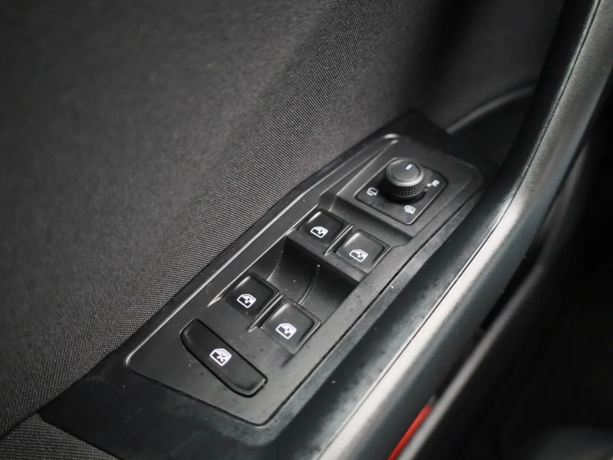 1.0 TSI Life Business 110 PK | Navigatie | Camera | Parkeersensoren | Stoelverwarming | Adaptive Cruise Control | Digital Cockpit Pro | Climate Control | LED |