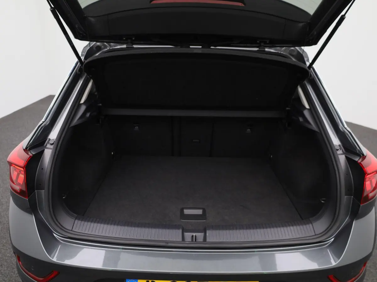 1.0 TSI Life Business 110 PK | Navigatie | Camera | Parkeersensoren | Stoelverwarming | Adaptive Cruise Control | Digital Cockpit Pro | Climate Control | LED |