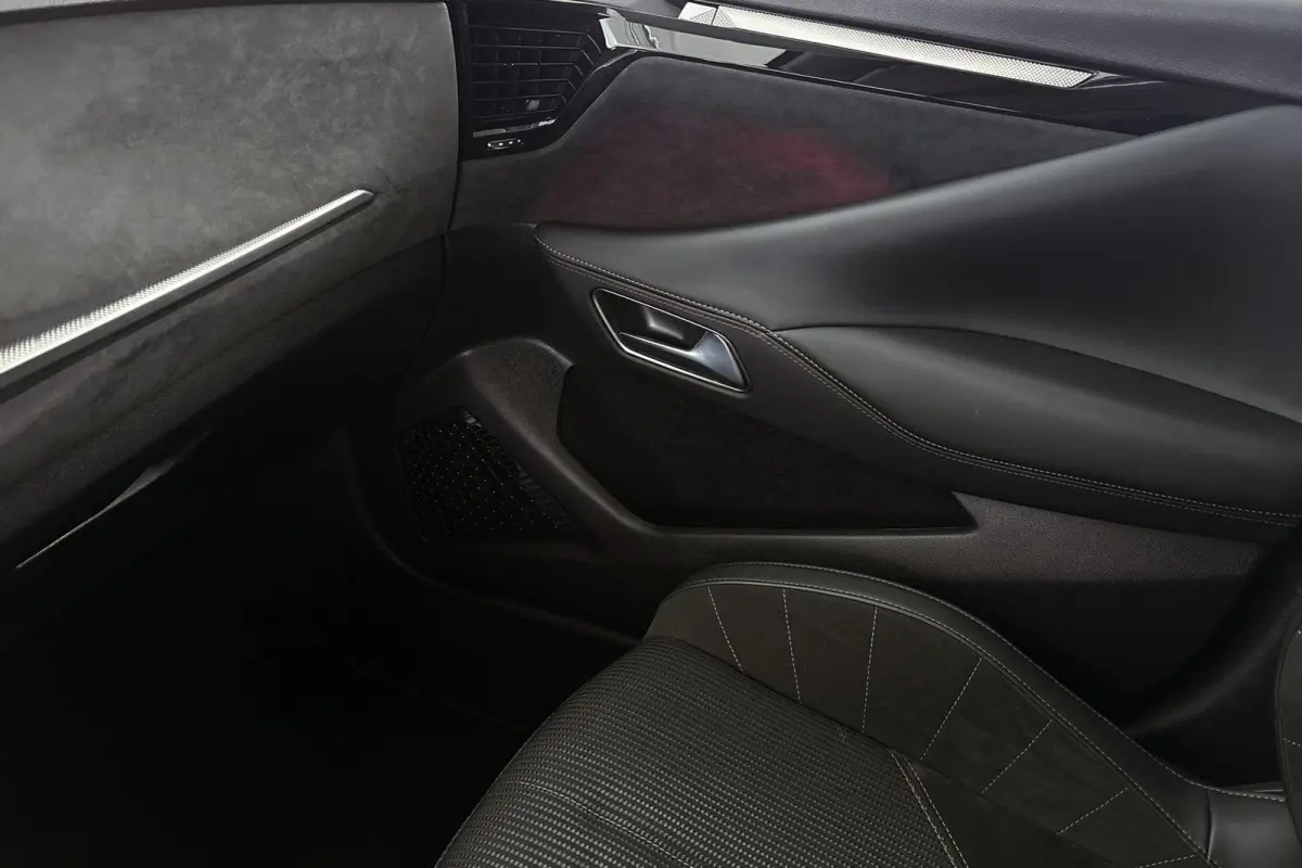 1.2 PureTech Performance Line Automaat 360-Camera Apple Carplay 19"
