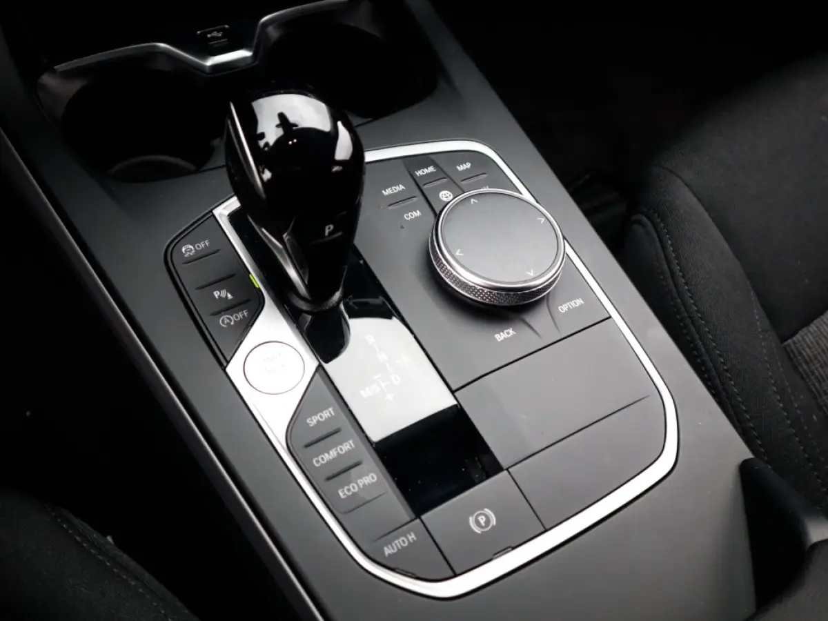 118i Business Edition 1e-Eig. & Dealer-Onderh. BOVAG-Garantie. NL-Auto.