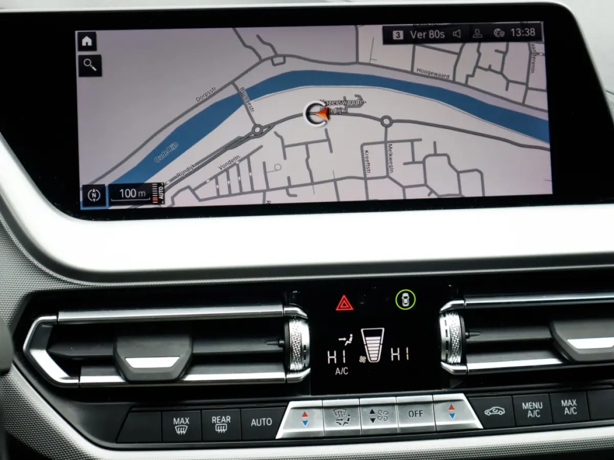 118i Business Edition 1e-Eig. & Dealer-Onderh. BOVAG-Garantie. NL-Auto.