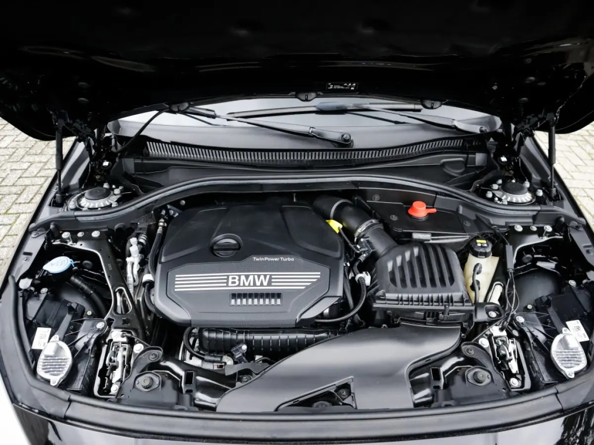 118i Business Edition 1e-Eig. & Dealer-Onderh. BOVAG-Garantie. NL-Auto.