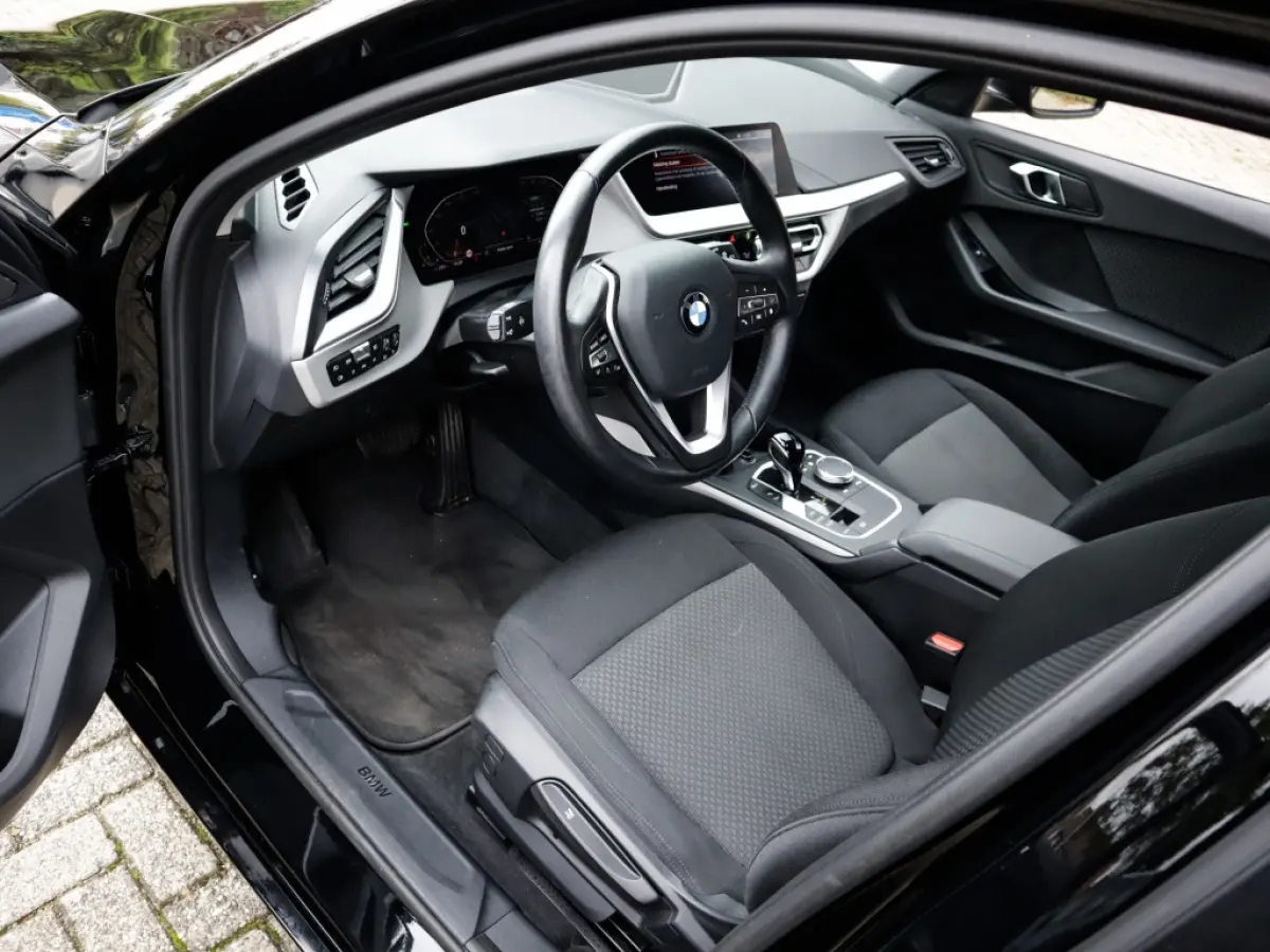 118i Business Edition 1e-Eig. & Dealer-Onderh. BOVAG-Garantie. NL-Auto.