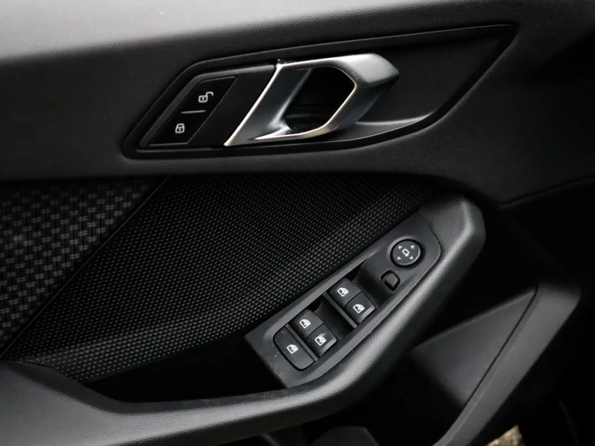 118i Business Edition 1e-Eig. & Dealer-Onderh. BOVAG-Garantie. NL-Auto.