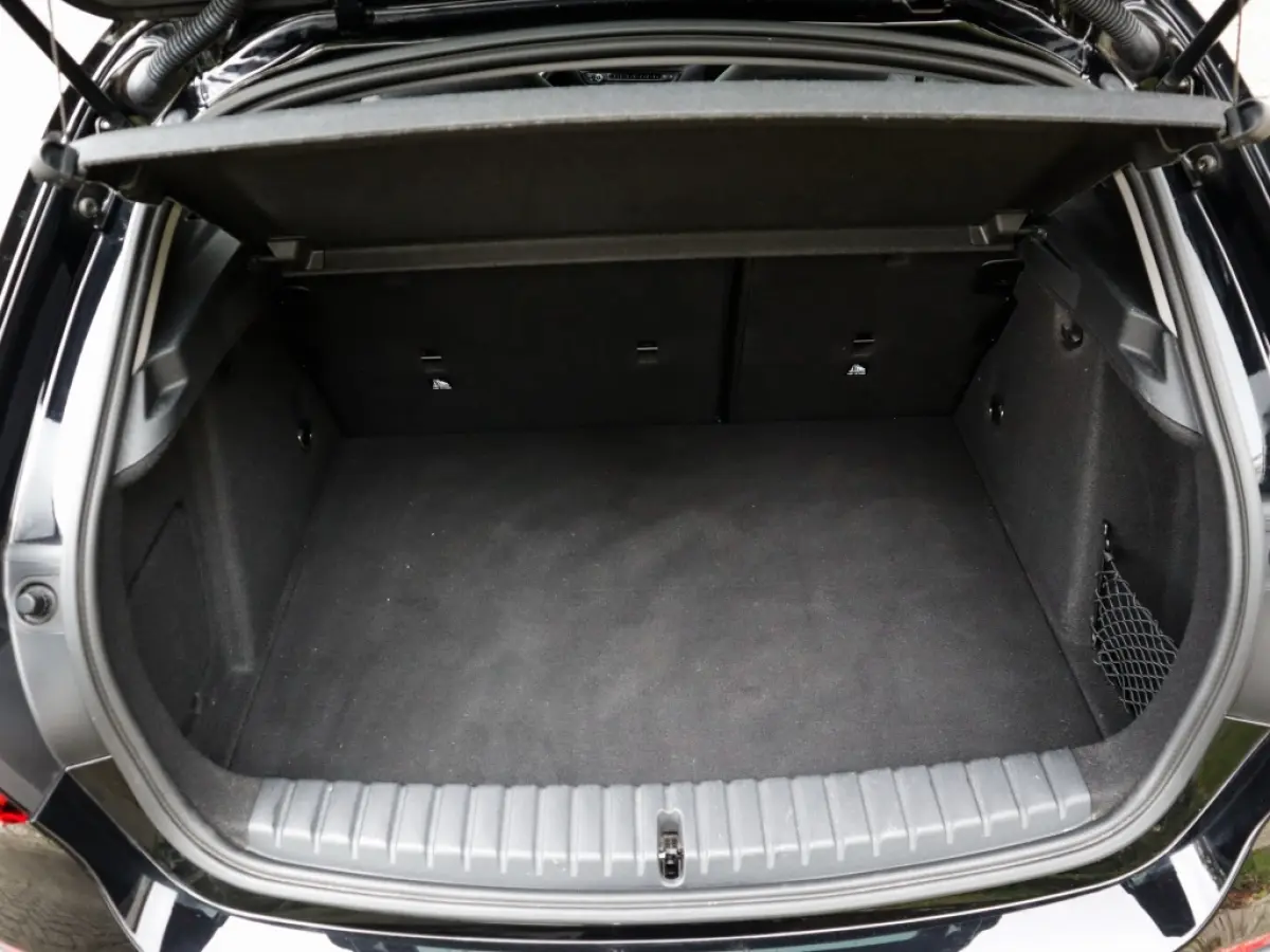 118i Business Edition 1e-Eig. & Dealer-Onderh. BOVAG-Garantie. NL-Auto.