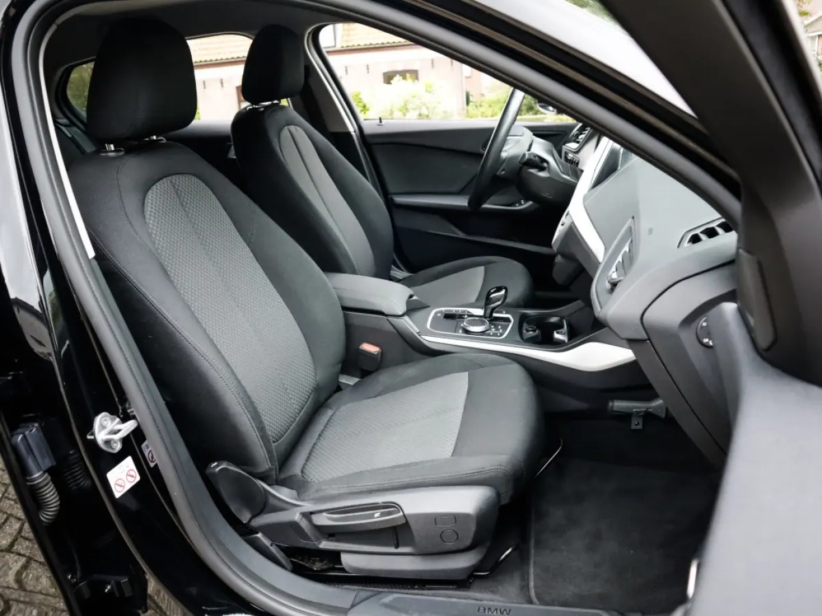 118i Business Edition 1e-Eig. & Dealer-Onderh. BOVAG-Garantie. NL-Auto.