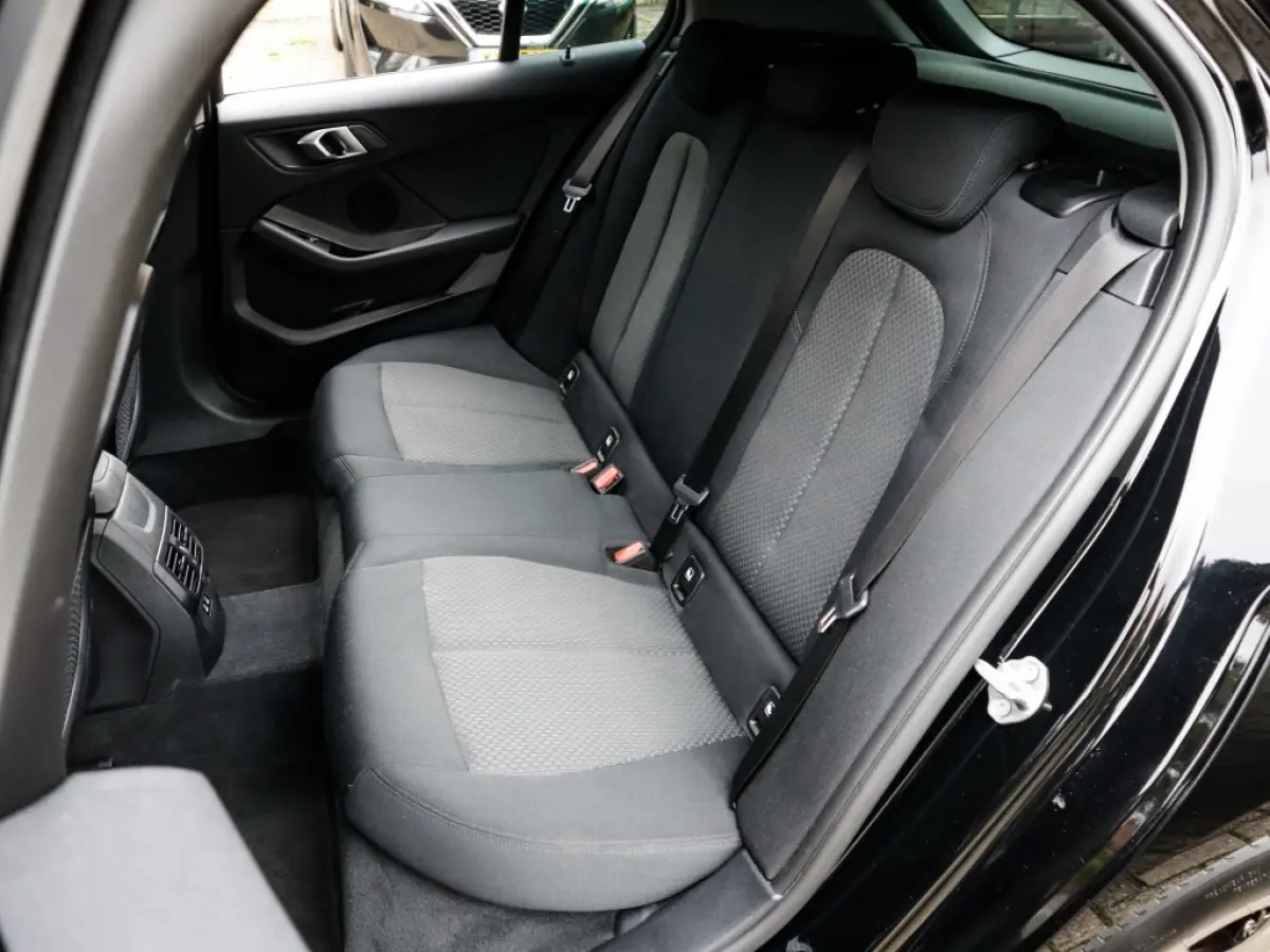 118i Business Edition 1e-Eig. & Dealer-Onderh. BOVAG-Garantie. NL-Auto.
