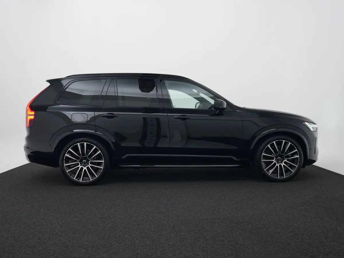 T8 Recharge AWD Ultra Black Edition Executive | Full Options | Luchtvering | Bowers & Wilkins | 360° | Head-Up | Massage | Ventilatie | Panoramadak | Trekhaak