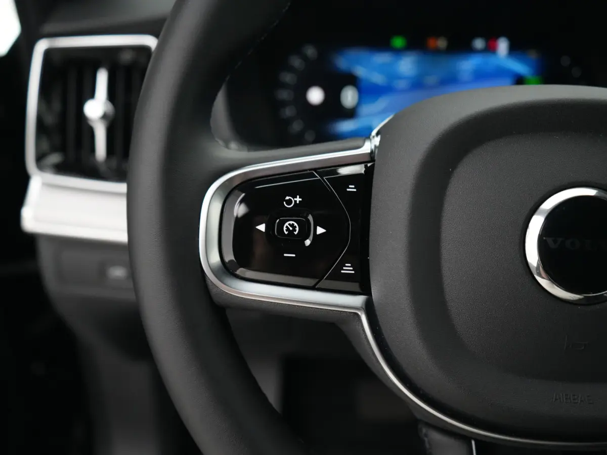 T8 Recharge AWD Ultra Black Edition Executive | Full Options | Luchtvering | Bowers & Wilkins | 360° | Head-Up | Massage | Ventilatie | Panoramadak | Trekhaak