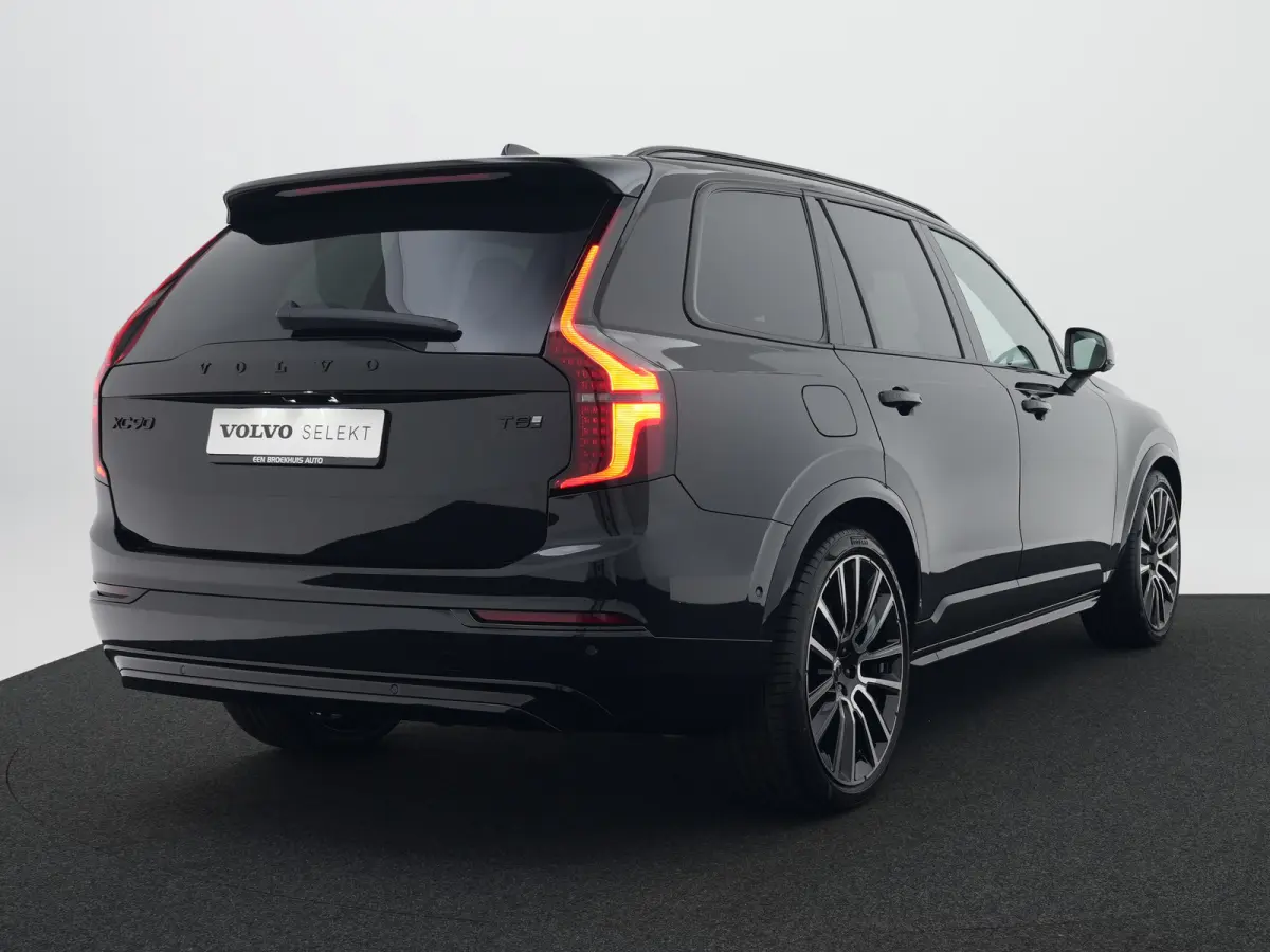 T8 Recharge AWD Ultra Black Edition Executive | Full Options | Luchtvering | Bowers & Wilkins | 360° | Head-Up | Massage | Ventilatie | Panoramadak | Trekhaak